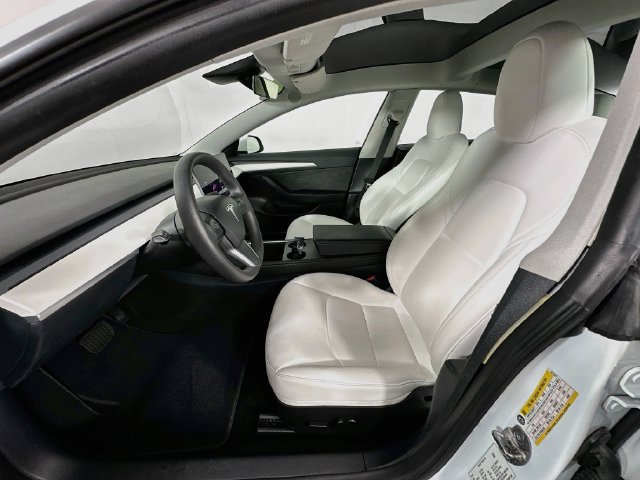 Used 2023 Tesla Model 3 Standard Range RWD image 4