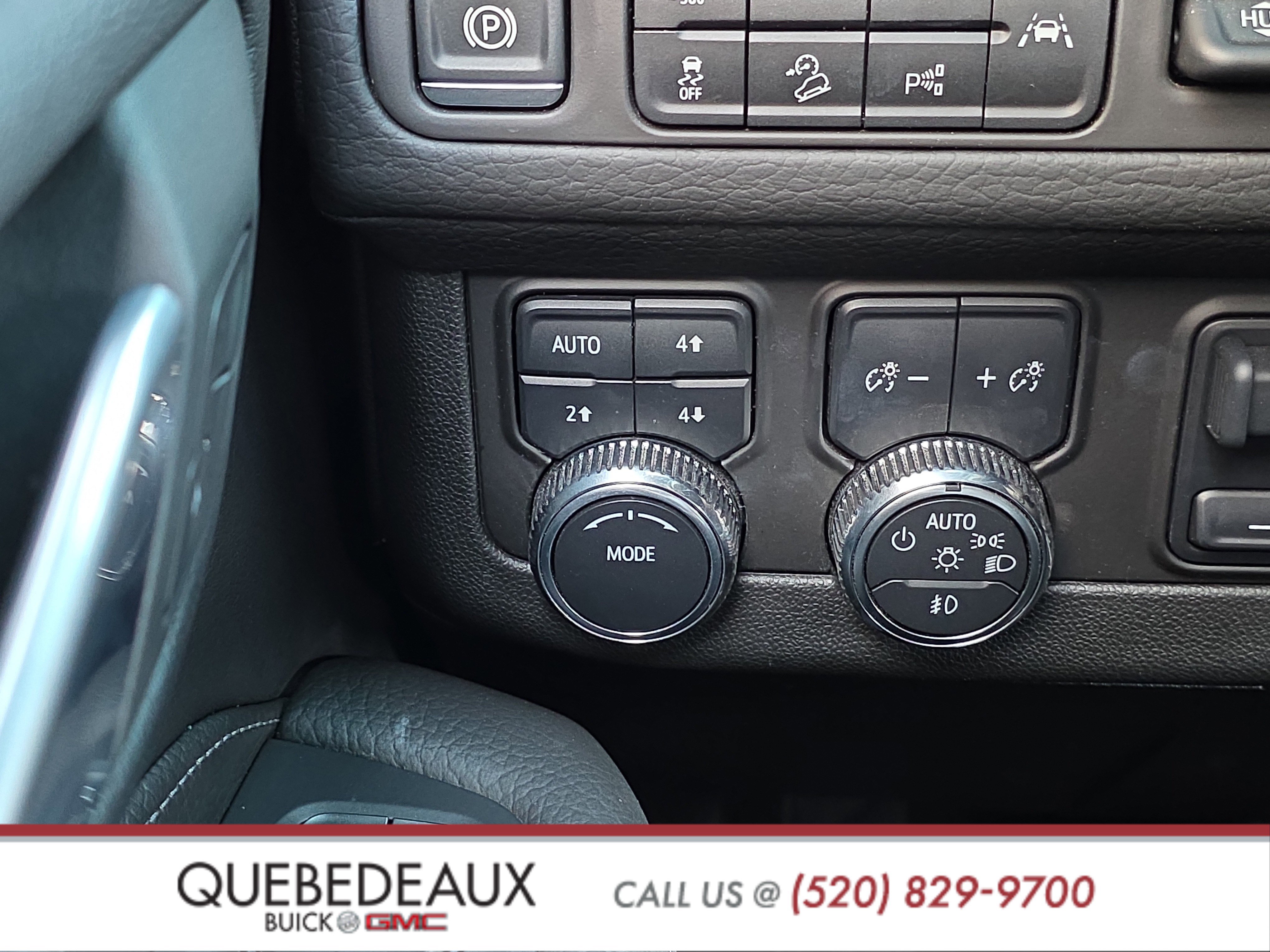 Used 2024 GMC Yukon XL Denali w/ Advanced Technology Package image 27