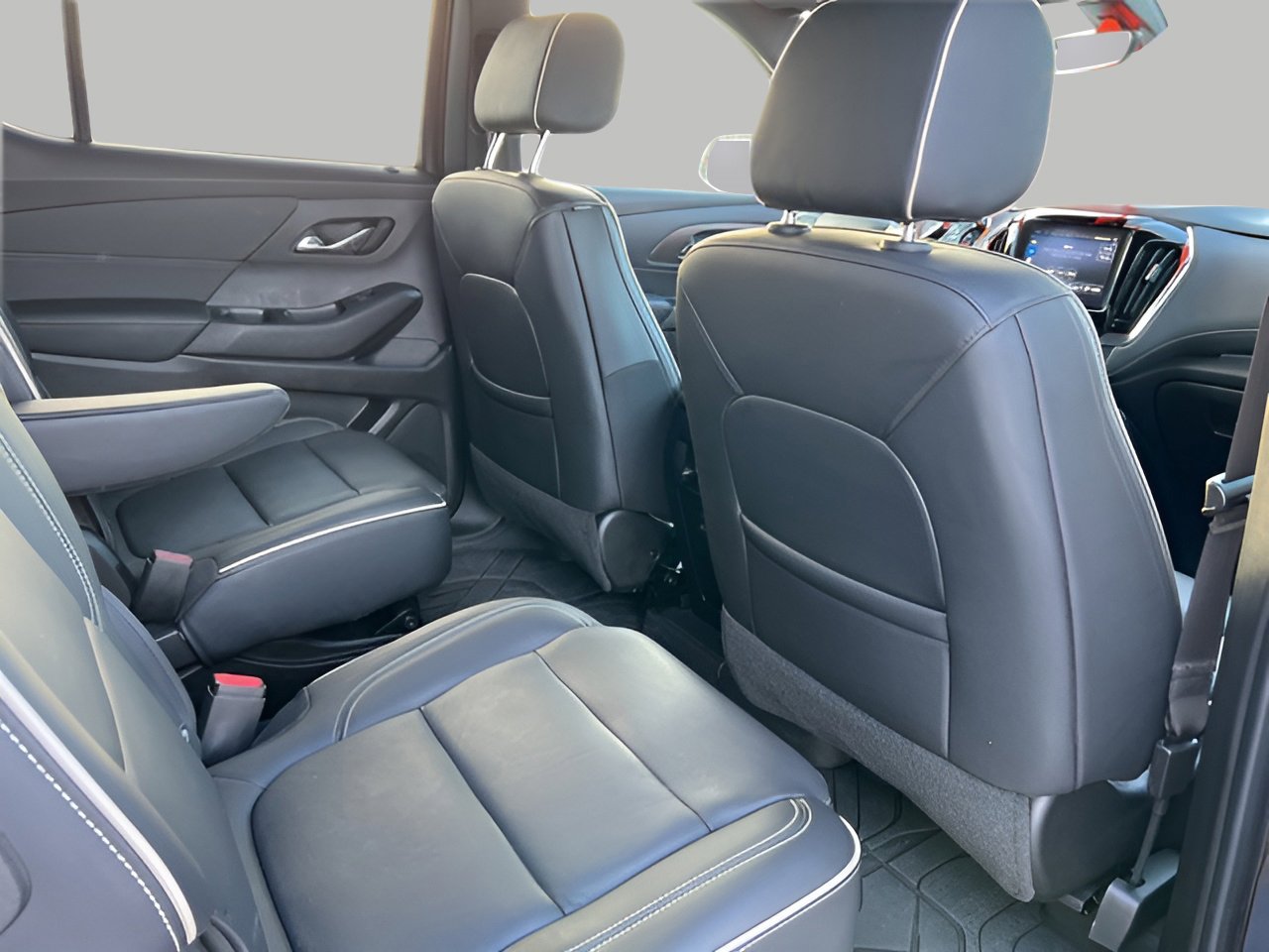 Used 2022 Chevrolet Traverse Premier w/ LPO, Floor Liner Package image 34