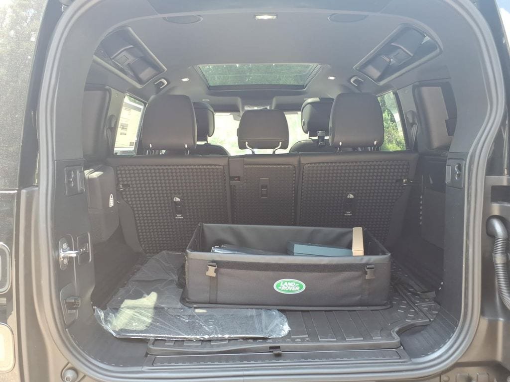 New 2026 Land Rover Defender 110 X-Dynamic SE AWD/4WD image 10