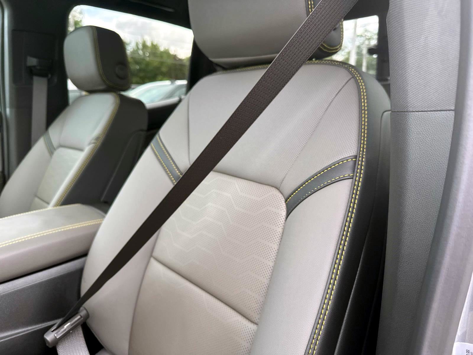 New 2026 Chevrolet Colorado ZR2 w/ Technology Package image 19