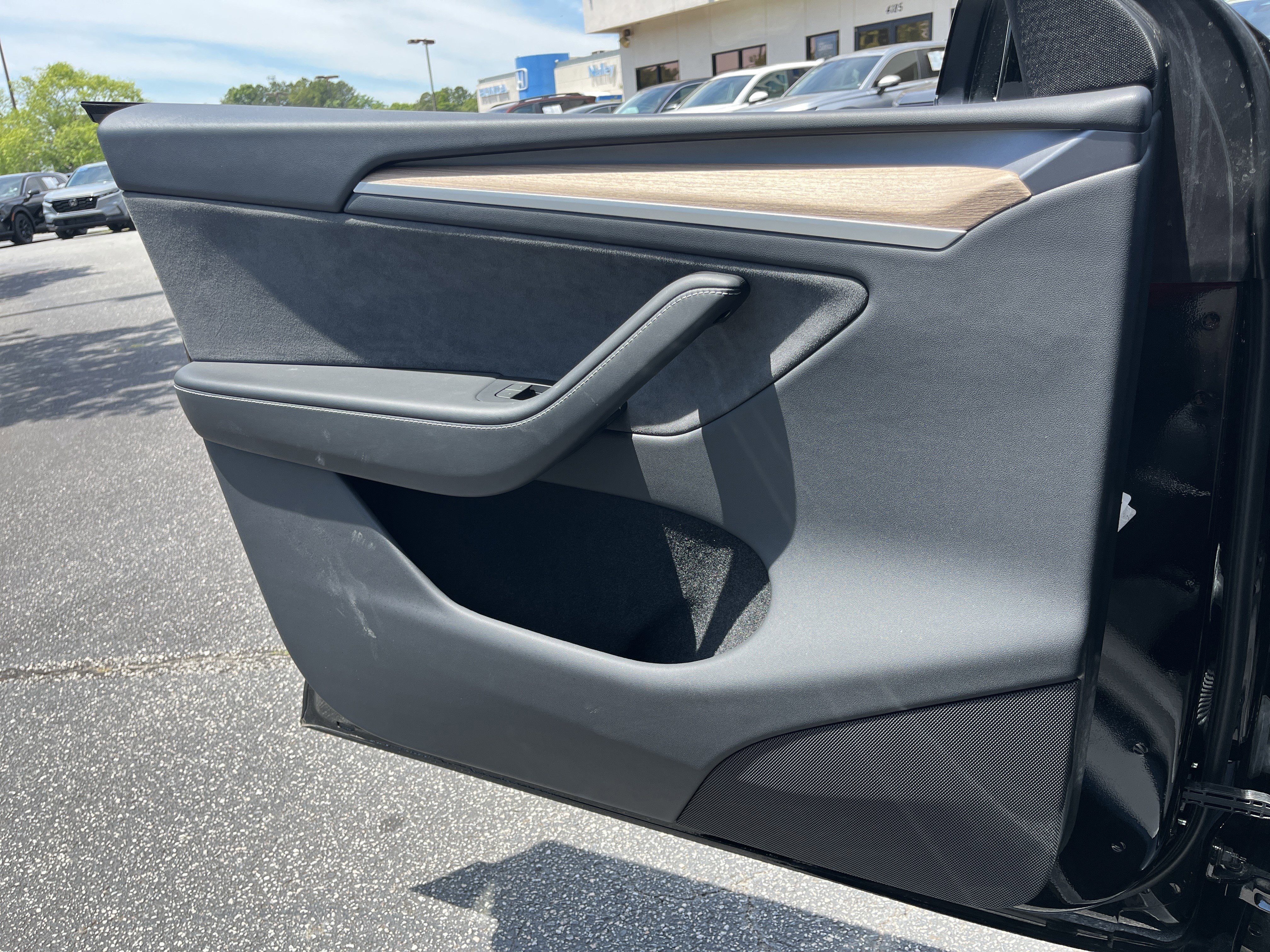 Used 2024 Tesla Model Y Long Range AWD/4WD image 12