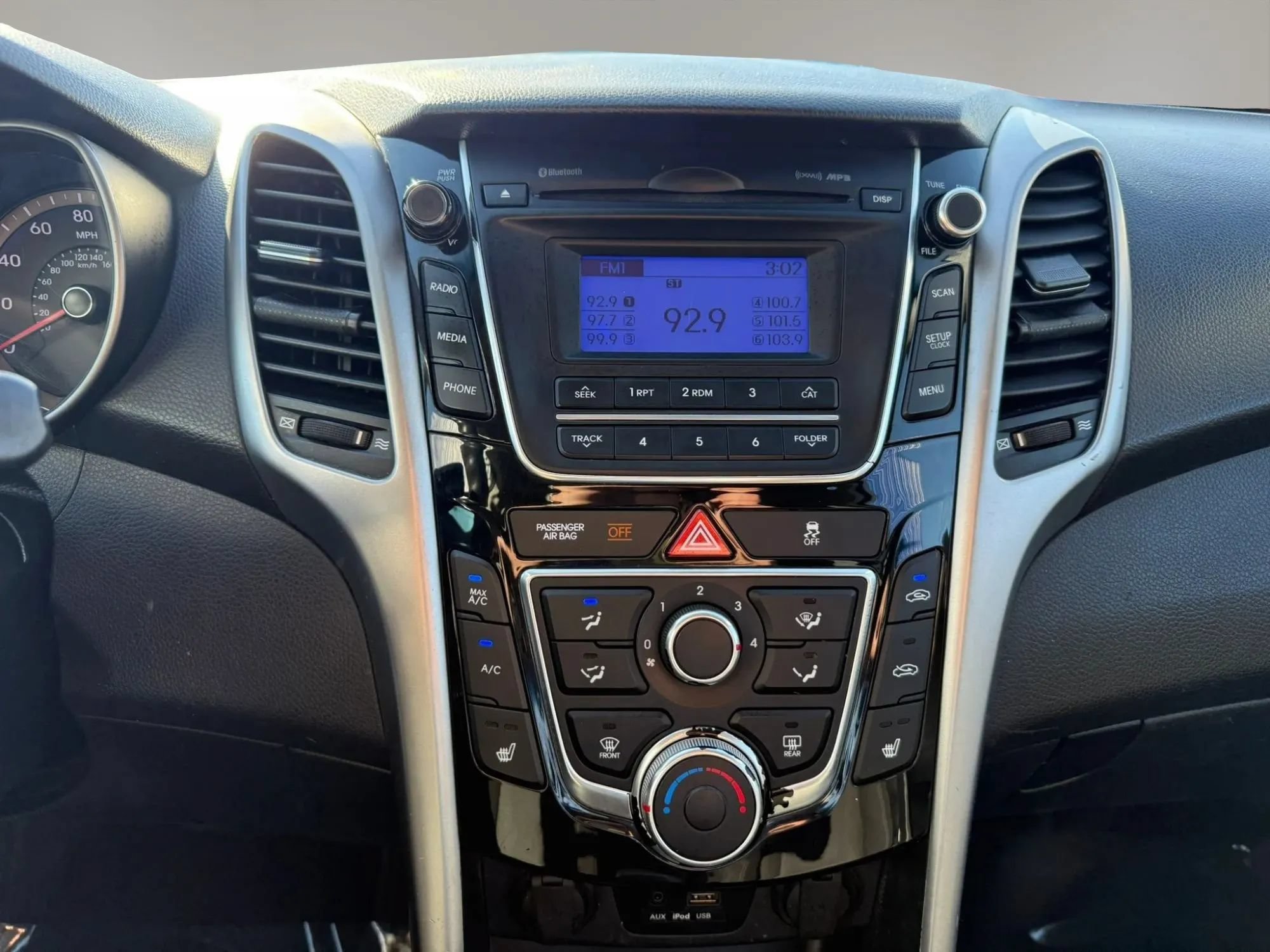 Used 2015 Hyundai Elantra GT FWD image 21