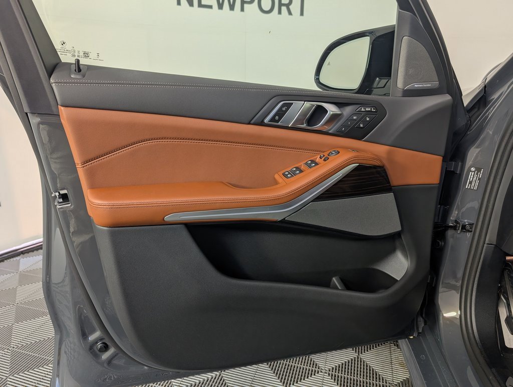 New 2026 BMW X7 M60i image 17