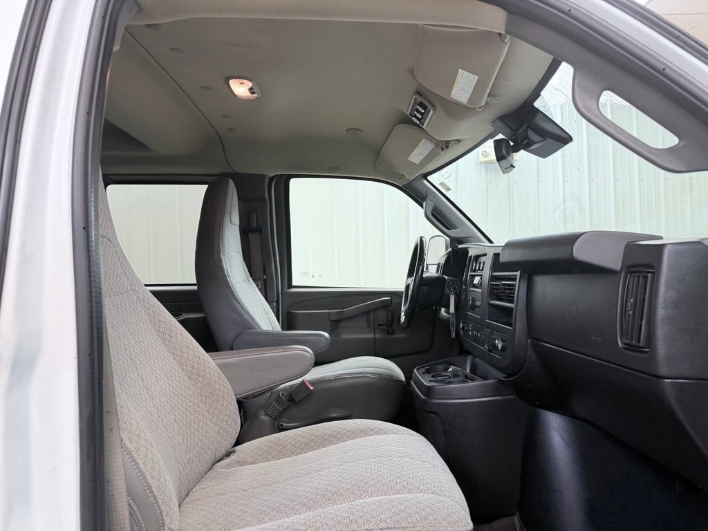 Used 2020 Chevrolet Express 3500 LT w/ LT Preferred Equipment Group RWD image 22