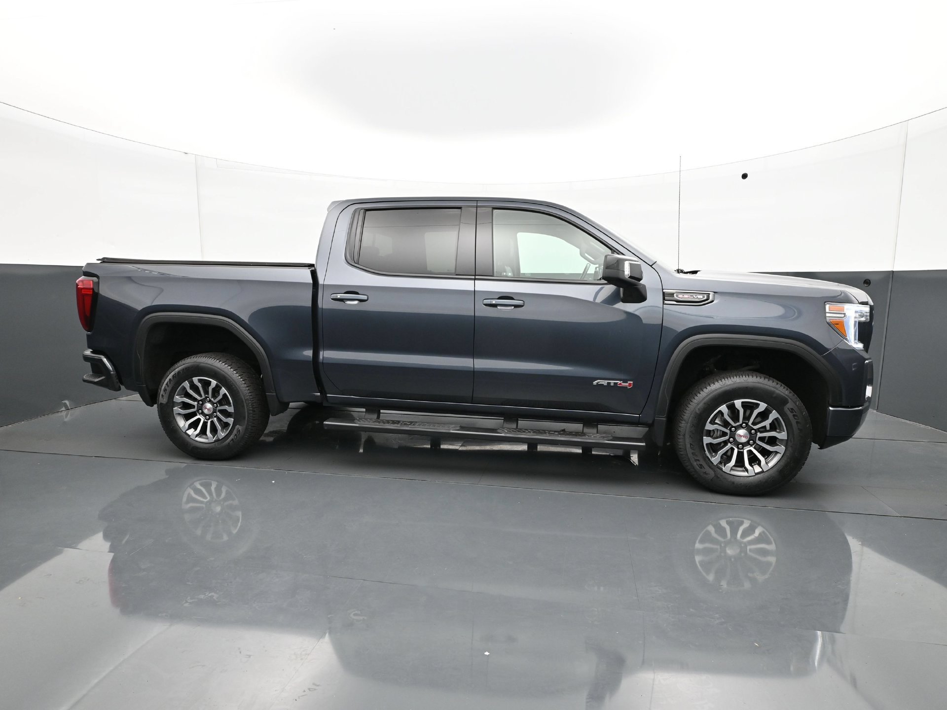 Used 2021 GMC Sierra 1500 AT4 w/ Off-Road Performance Package AWD/4WD image 8
