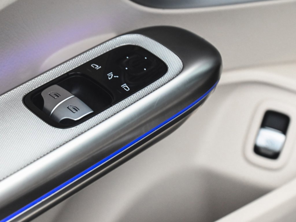 Used 2025 Mercedes-Benz CLE 300 4MATIC Coupe image 9