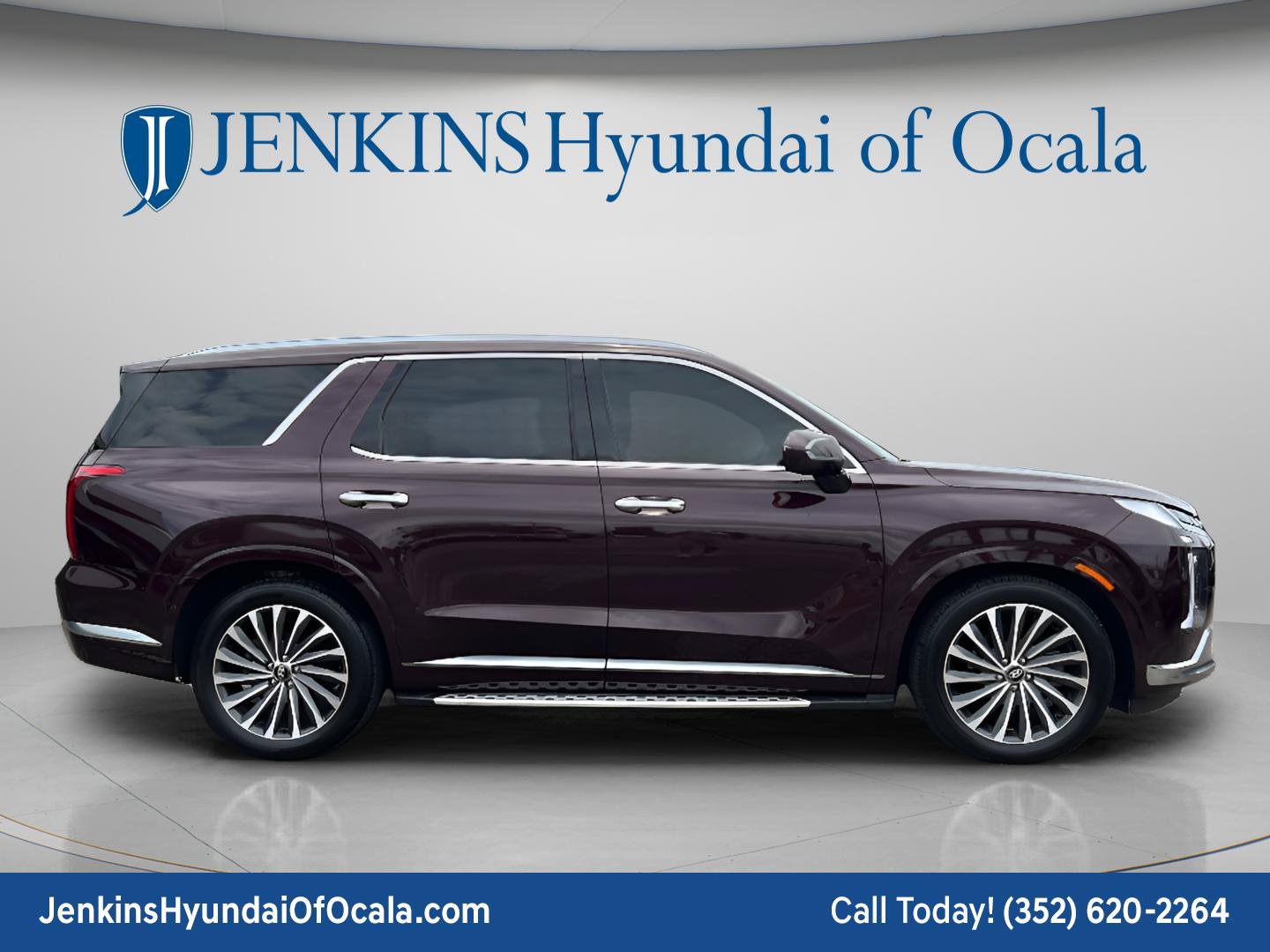 Used 2023 Hyundai Palisade Calligraphy FWD image 2