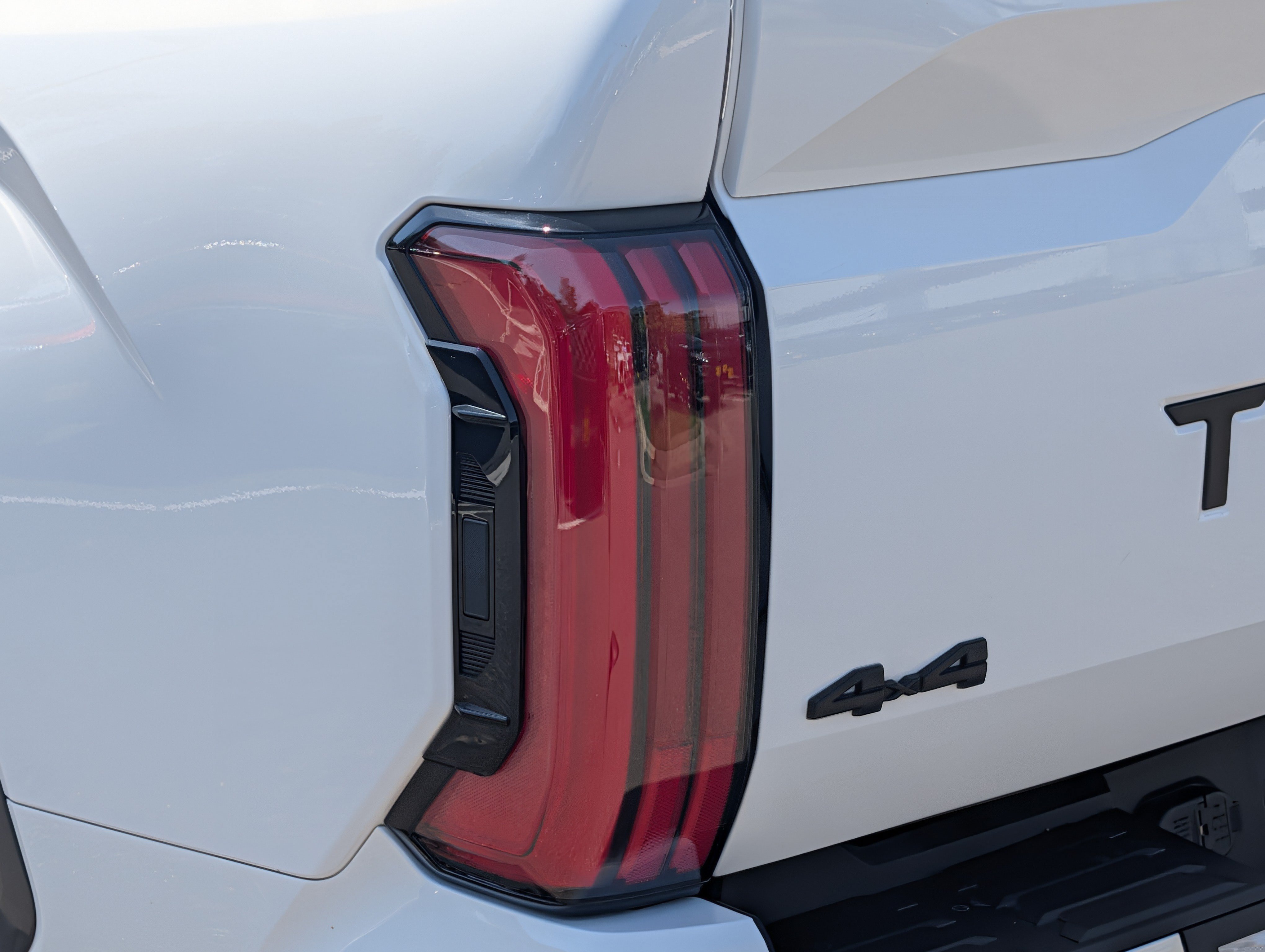 Used 2024 Toyota Tundra Limited AWD/4WD image 17