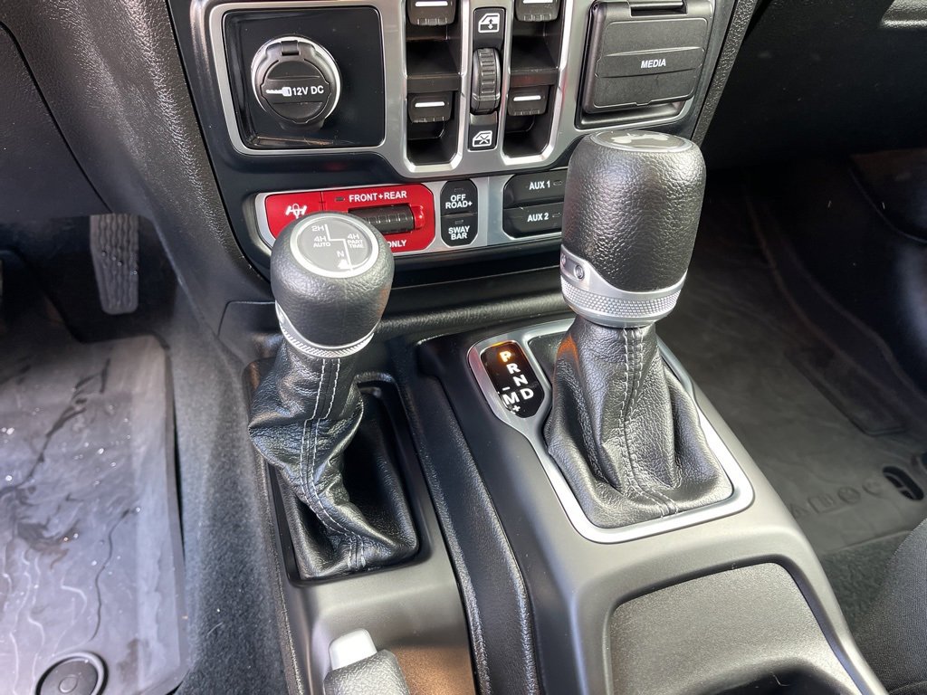 Used 2024 Jeep Wrangler Unlimited Rubicon 4xe w/ Convenience Group image 15