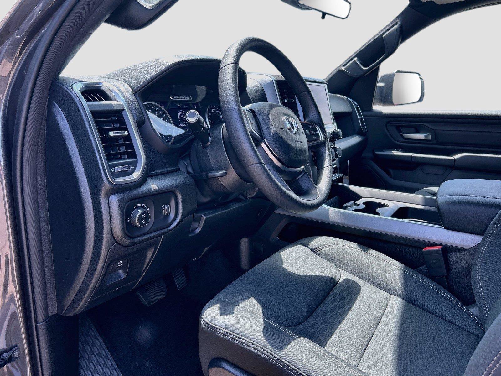 New 2026 RAM 1500 Express AWD/4WD image 23
