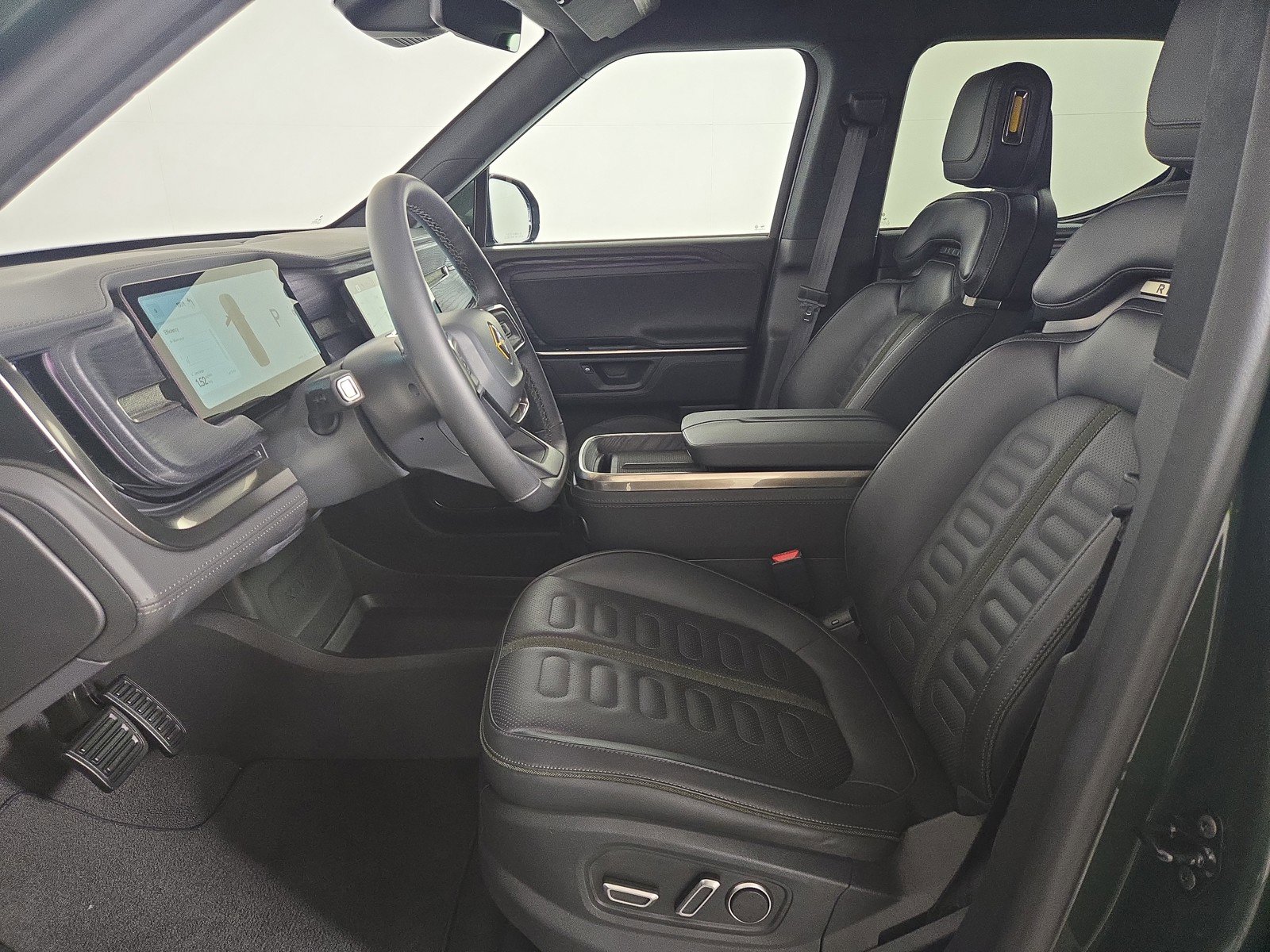 Used 2025 Rivian R1T Adventure image 20