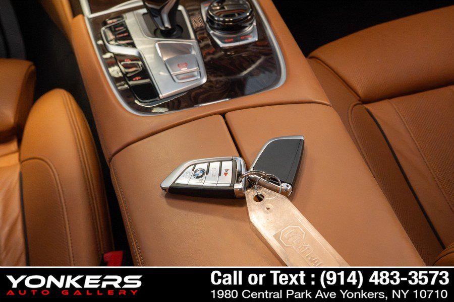 Used 2019 BMW 750i xDrive w/ Executive Package AWD/4WD image 60
