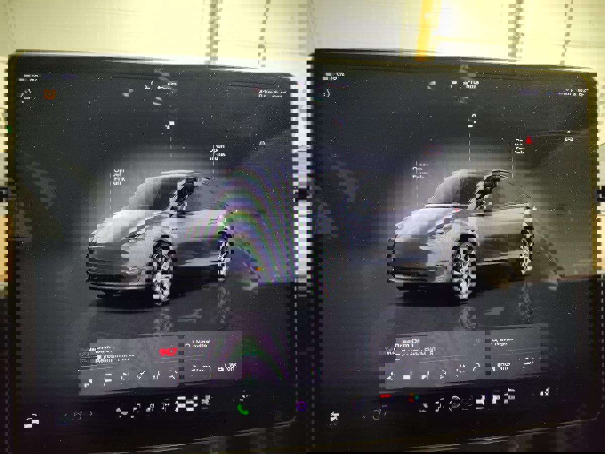 Used 2023 Tesla Model Y Long Range image 29