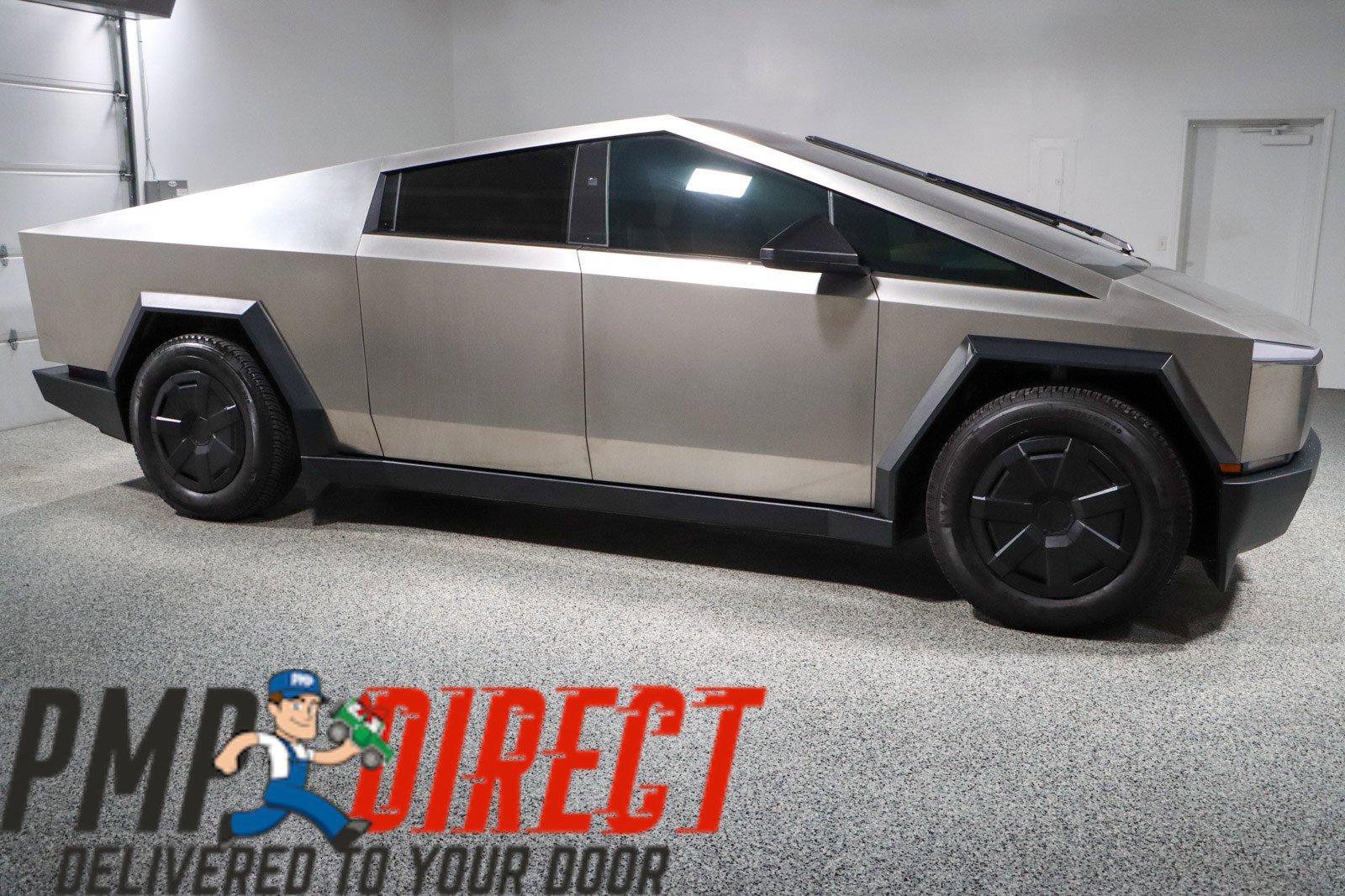 Used 2024 Tesla Cybertruck AWD Crew Cab image 6