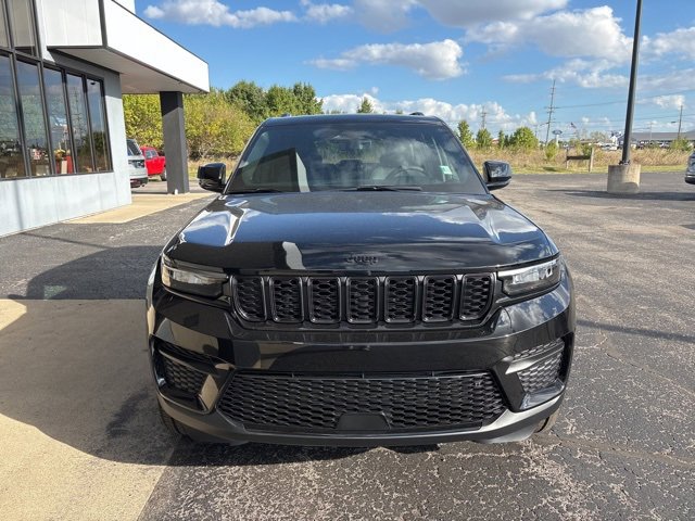 New 2025 Jeep Grand Cherokee Altitude image 6