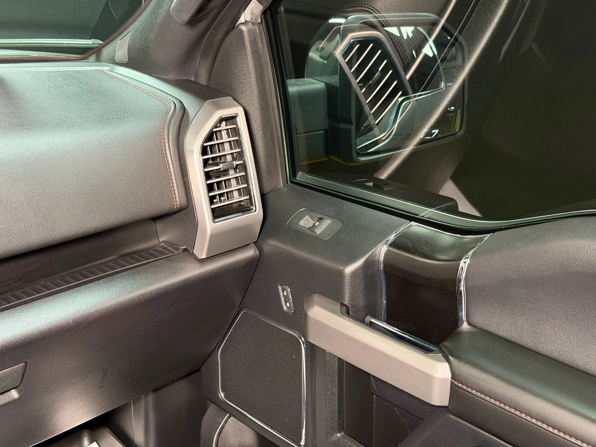 Used 2019 Ford F150 Platinum image 26