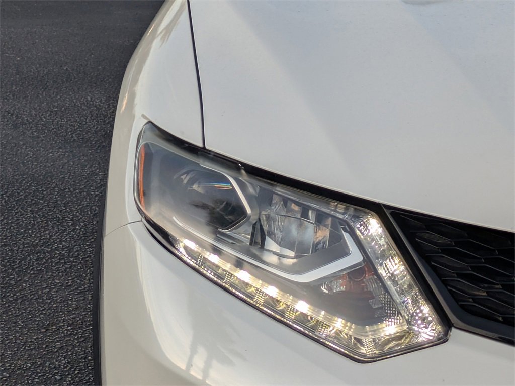 Used 2015 Nissan Rogue SL w/ SL Premium Package image 10