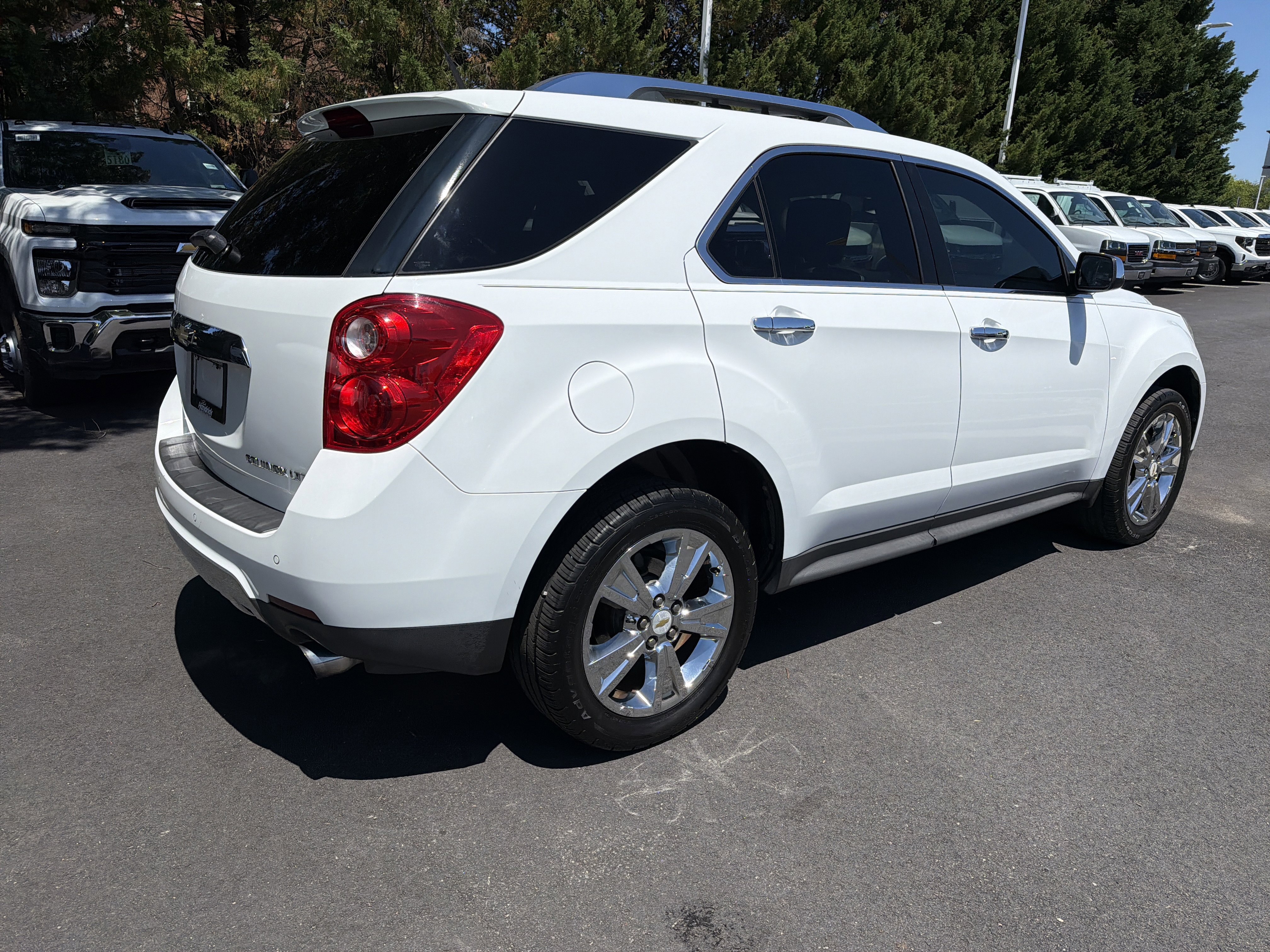 Used 2011 Chevrolet Equinox LTZ FWD image 10
