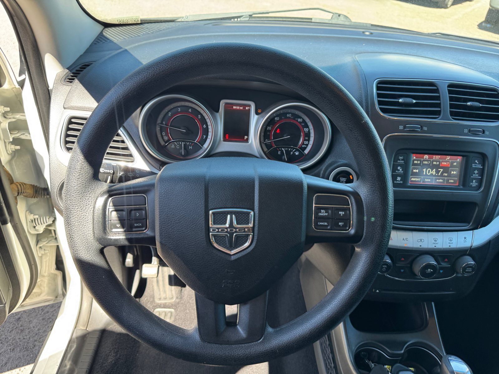 Used 2015 Dodge Journey SXT w/ Flexible Seating Group FWD image 17