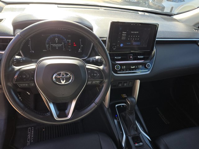 Used 2023 Toyota Corolla Cross XLE AWD/4WD image 17