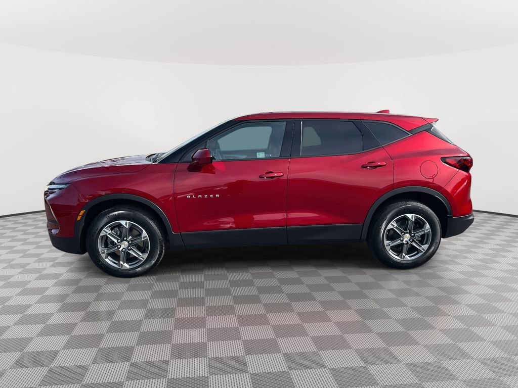 Used 2025 Chevrolet Blazer LT w/ Driver Confidence Package AWD/4WD image 8
