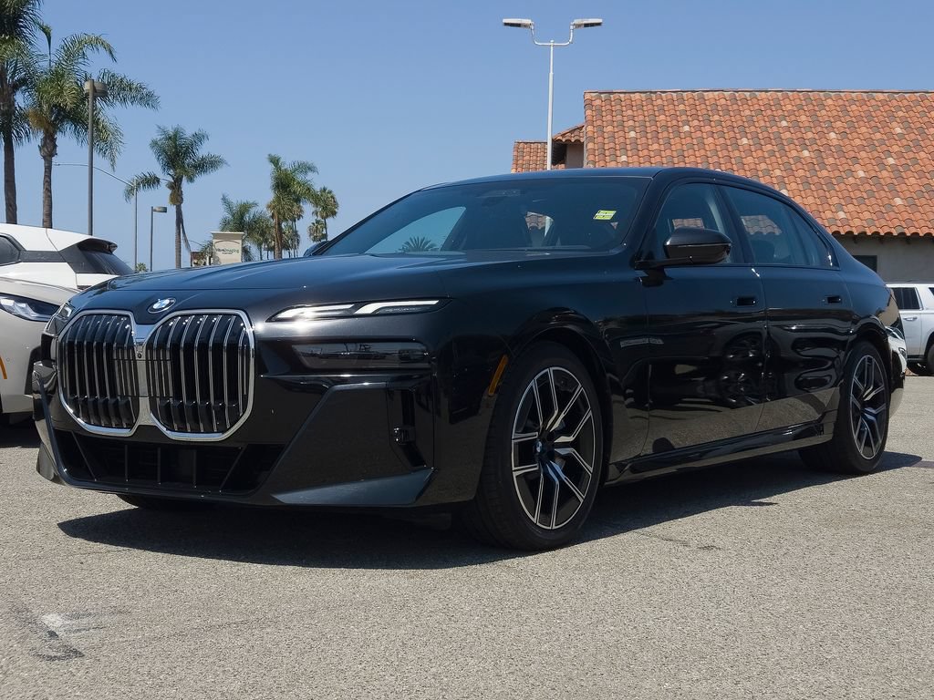 Used 2024 BMW 760i xDrive AWD/4WD image 3