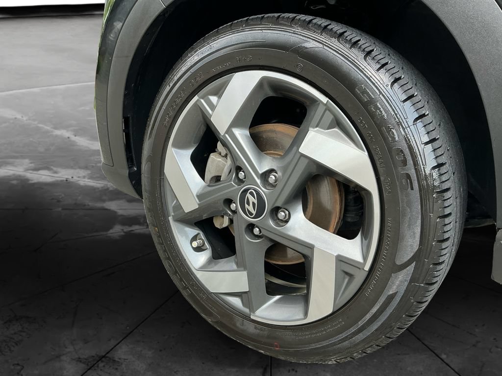Used 2024 Hyundai Venue SEL FWD image 15