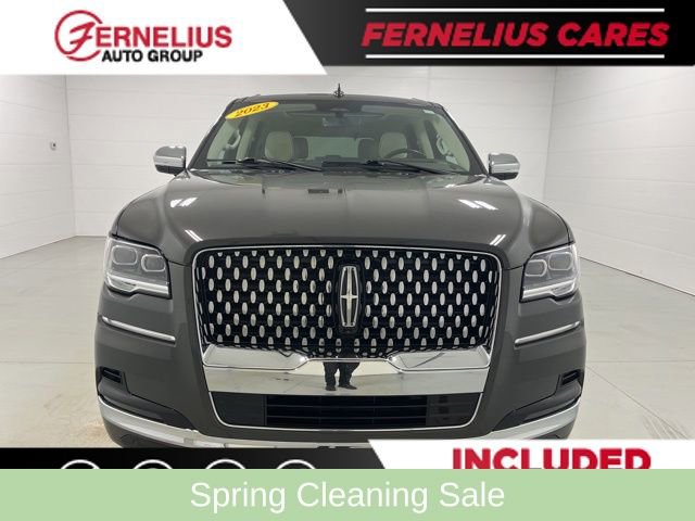 Used 2023 Lincoln Navigator Black Label AWD/4WD image 2