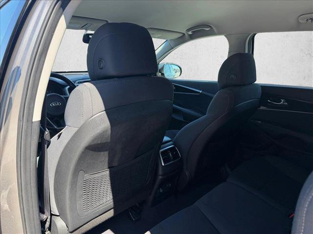 Used 2017 Kia Sorento FWD w/ LX Convenience Package image 17
