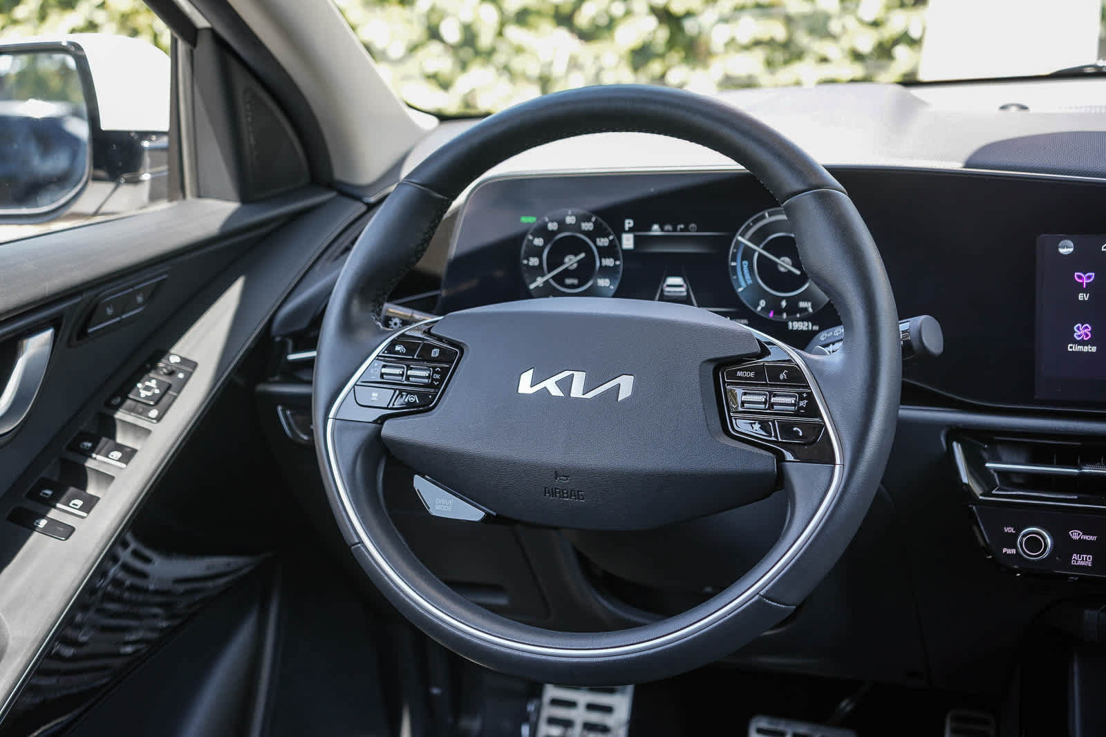 Used 2024 Kia Niro Wave FWD image 15