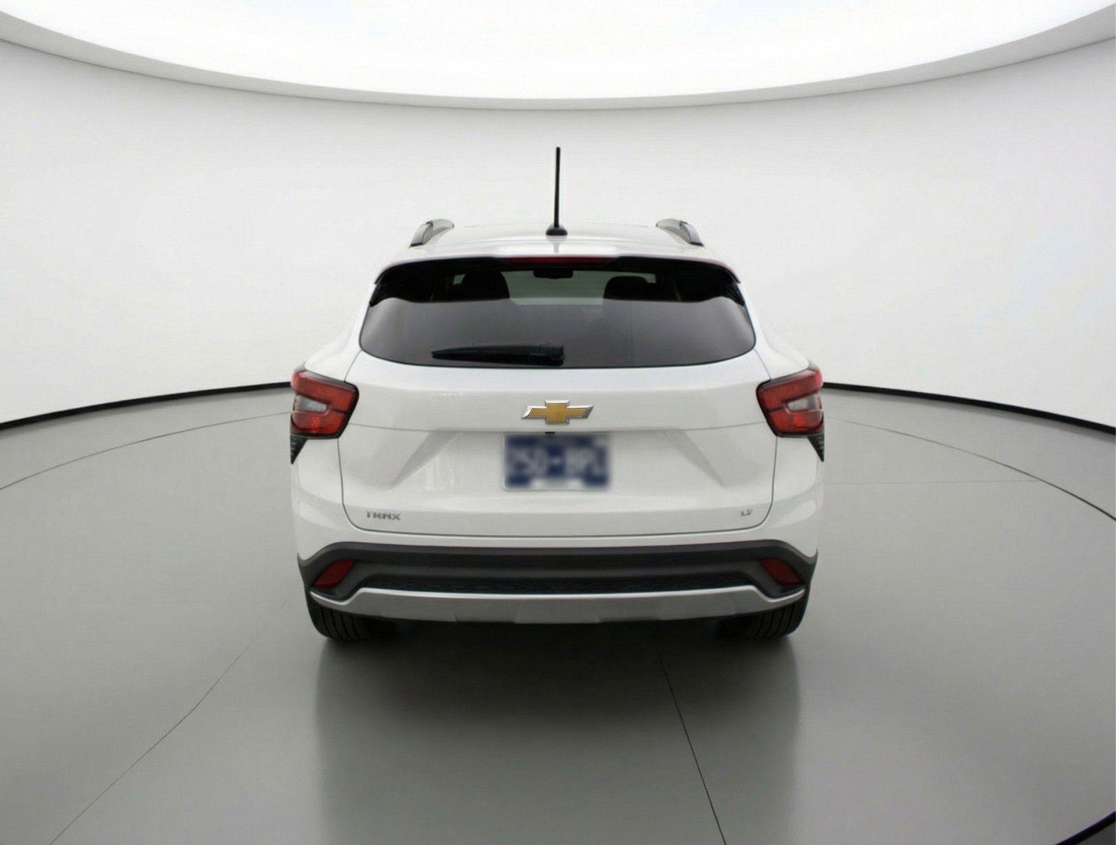 Used 2025 Chevrolet Trax LT FWD image 7