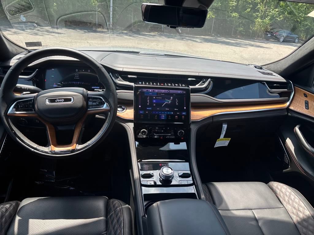 New 2024 Jeep Grand Cherokee Summit AWD/4WD image 13