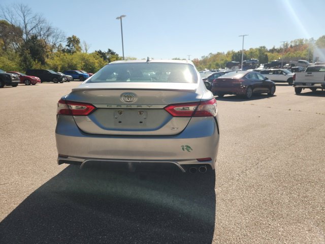 Used 2019 Toyota Camry SE FWD image 12