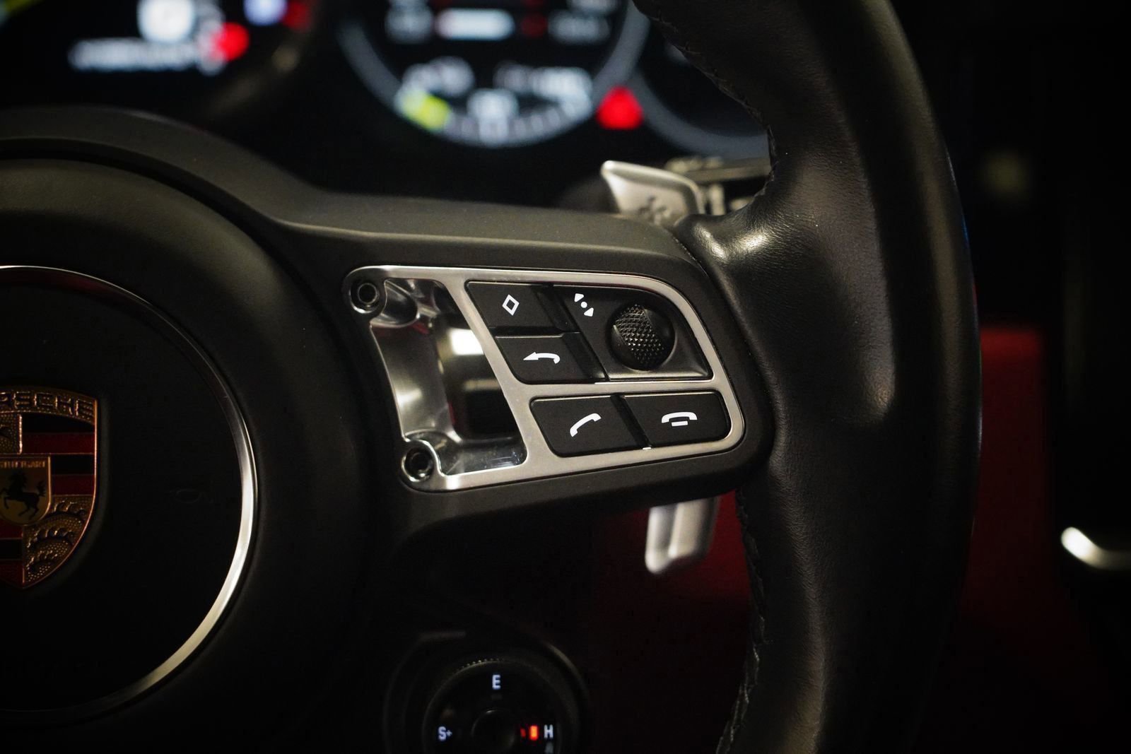 Used 2022 Porsche Cayenne Turbo S image 18