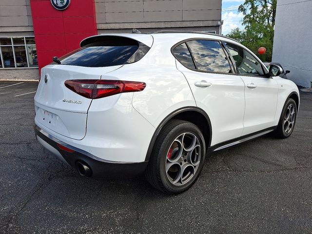Used 2022 Alfa Romeo Stelvio Ti AWD/4WD image 6