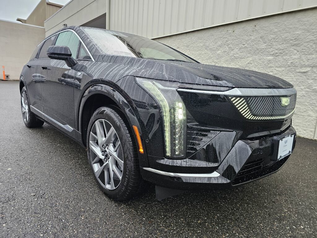 New 2026 Cadillac Optiq Luxury 2 image 14