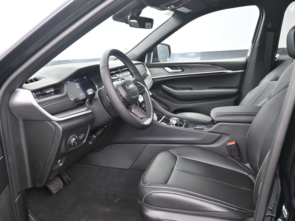 New 2025 Jeep Grand Cherokee Limited w/ Trailer Tow Package image 17