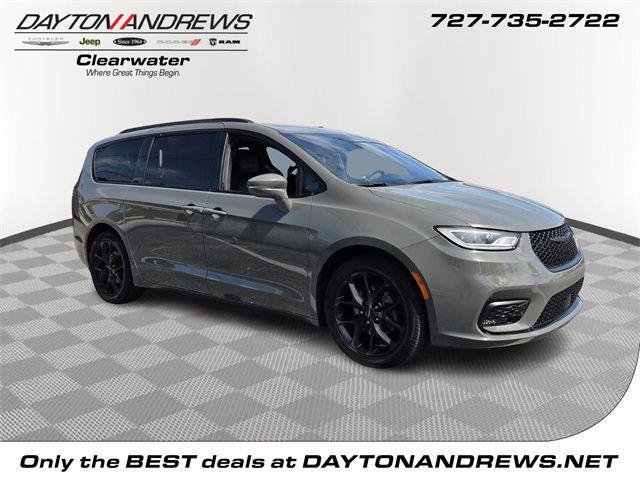 Certified 2022 Chrysler Pacifica Touring-L w/ S Appearance Package video 1