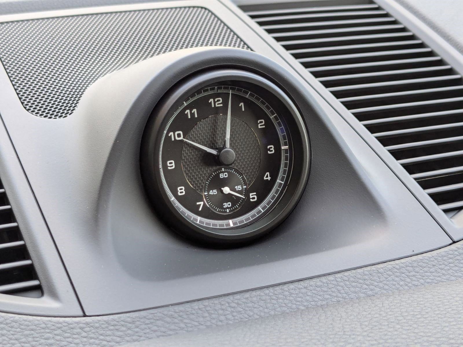 Certified 2025 Porsche Macan image 21