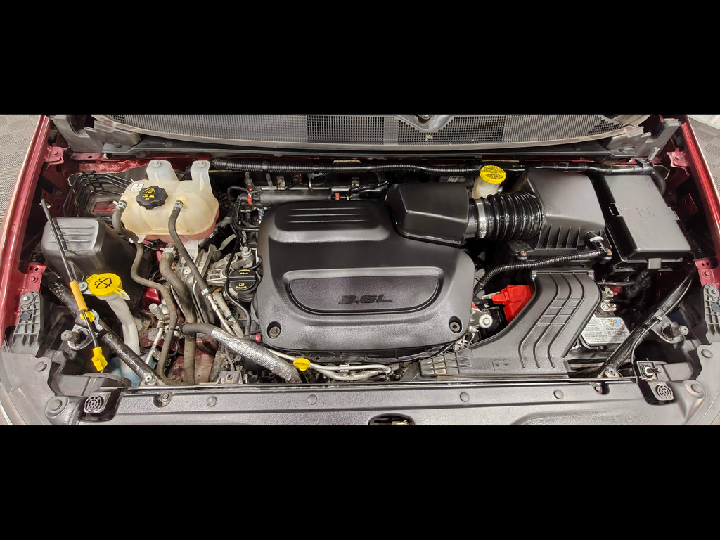 Used 2020 Chrysler Voyager L FWD image 46