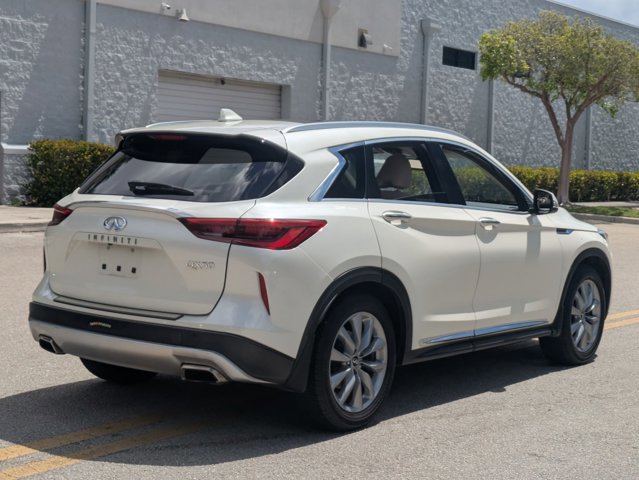 Used 2019 INFINITI QX50 Luxe w/ Navigation Package FWD image 5