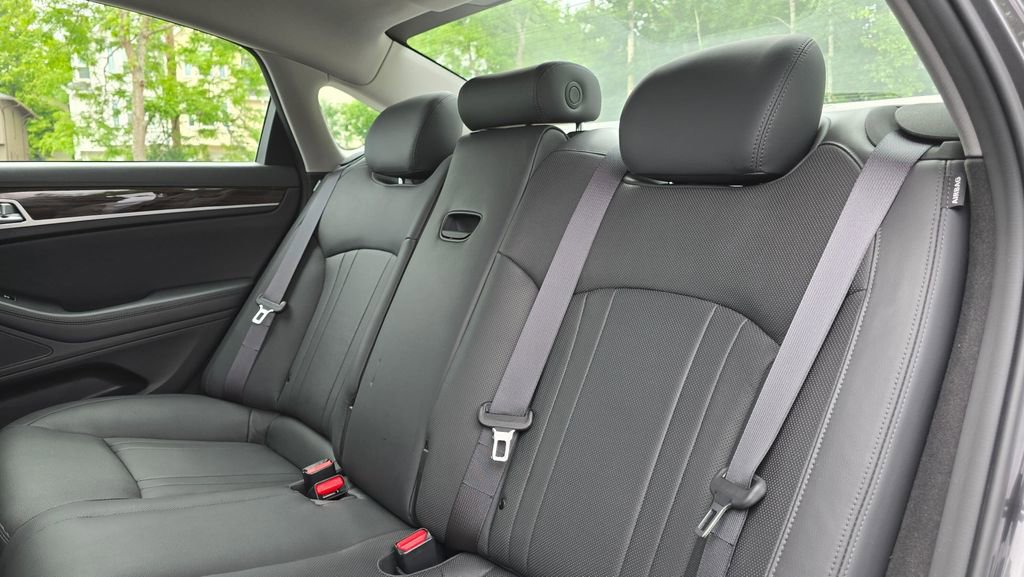 Used 2018 Genesis G80 3.8 AWD/4WD image 17