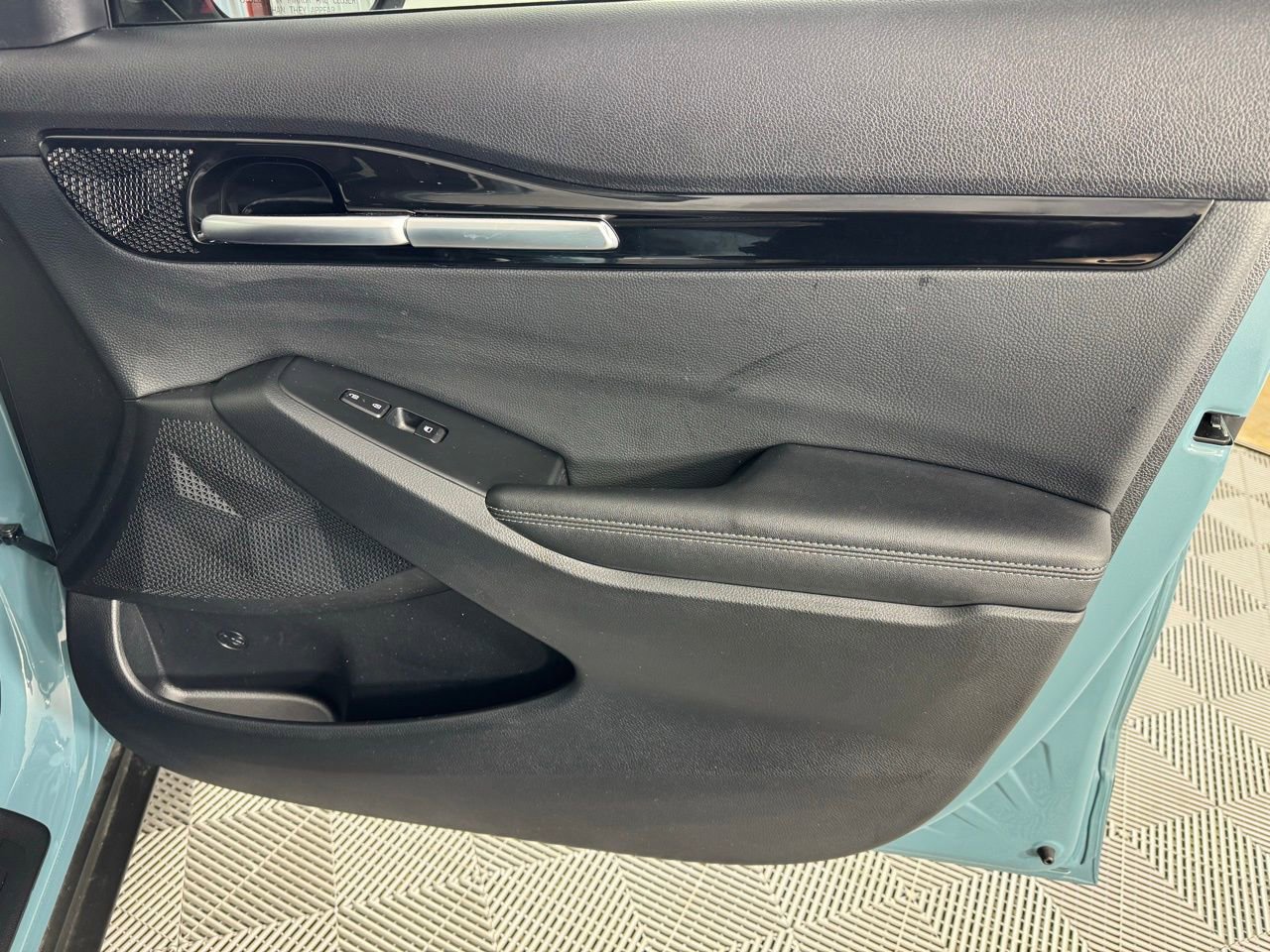 Used 2025 Kia Seltos EX image 32