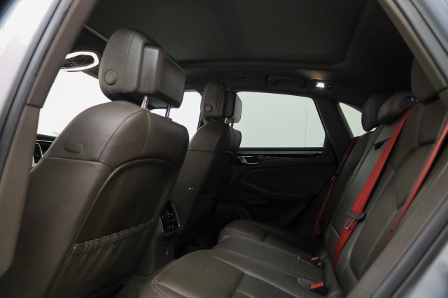 Used 2018 Porsche Macan image 19