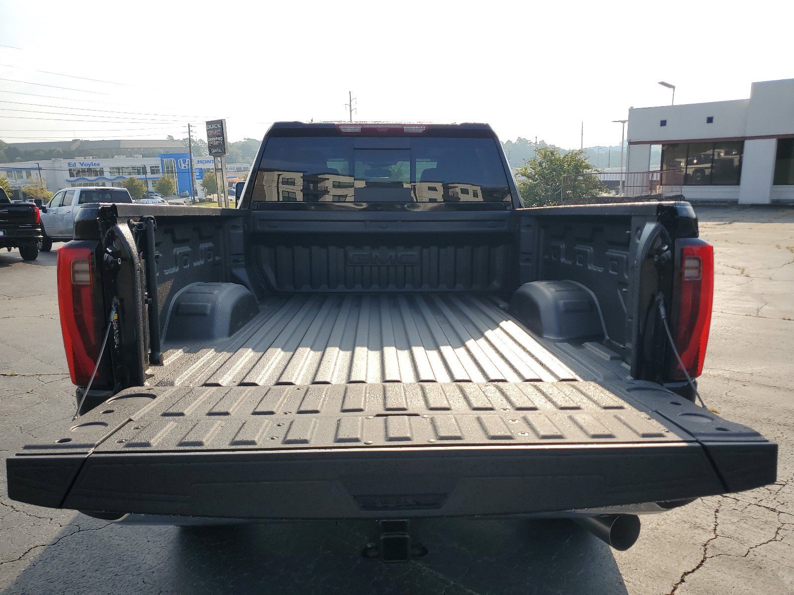 New 2025 GMC Sierra 2500 SLT w/ SLT Premium Package image 10