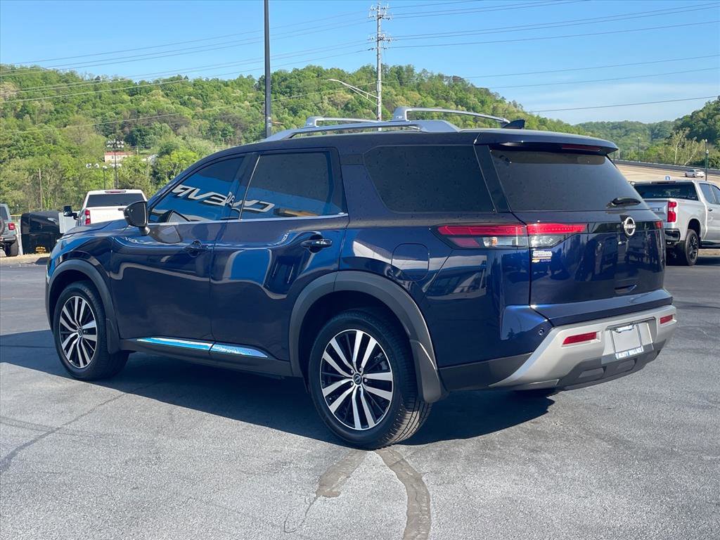 Used 2023 Nissan Pathfinder Platinum image 5
