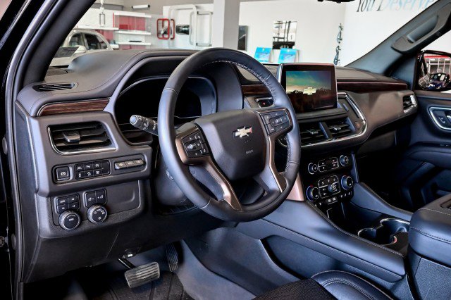 Used 2024 Chevrolet Suburban High Country AWD/4WD image 14