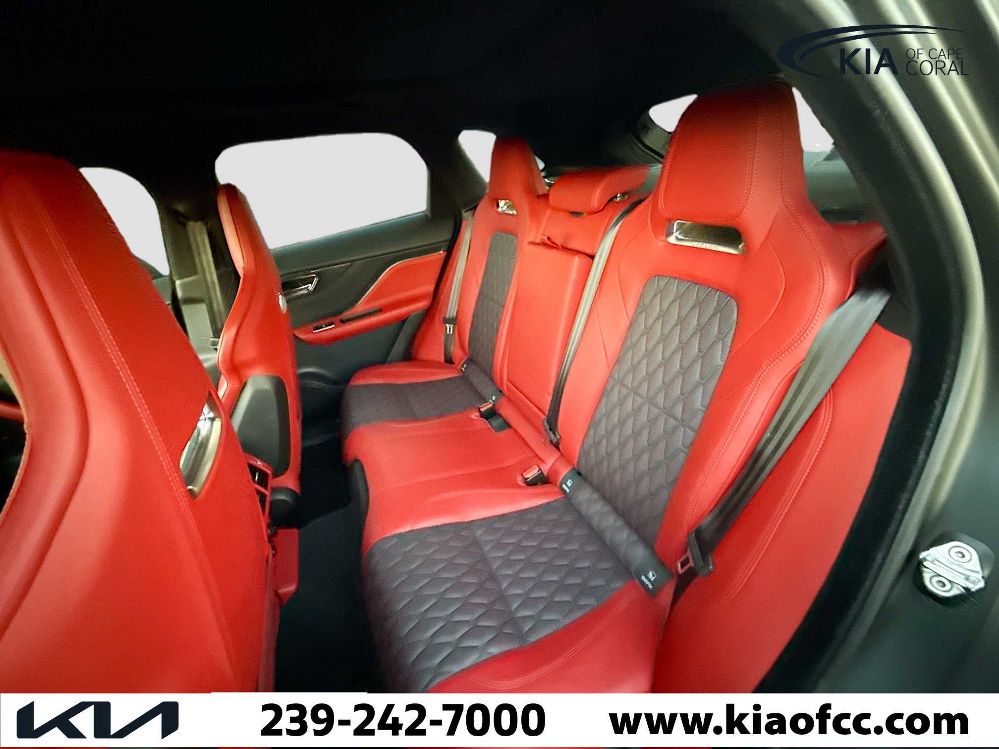 Used 2020 Jaguar F-PACE SVR image 20