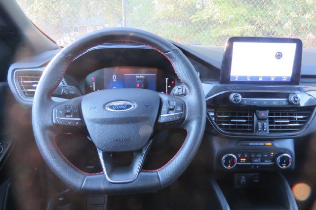 Used 2025 Ford Escape ST-Line AWD/4WD image 15
